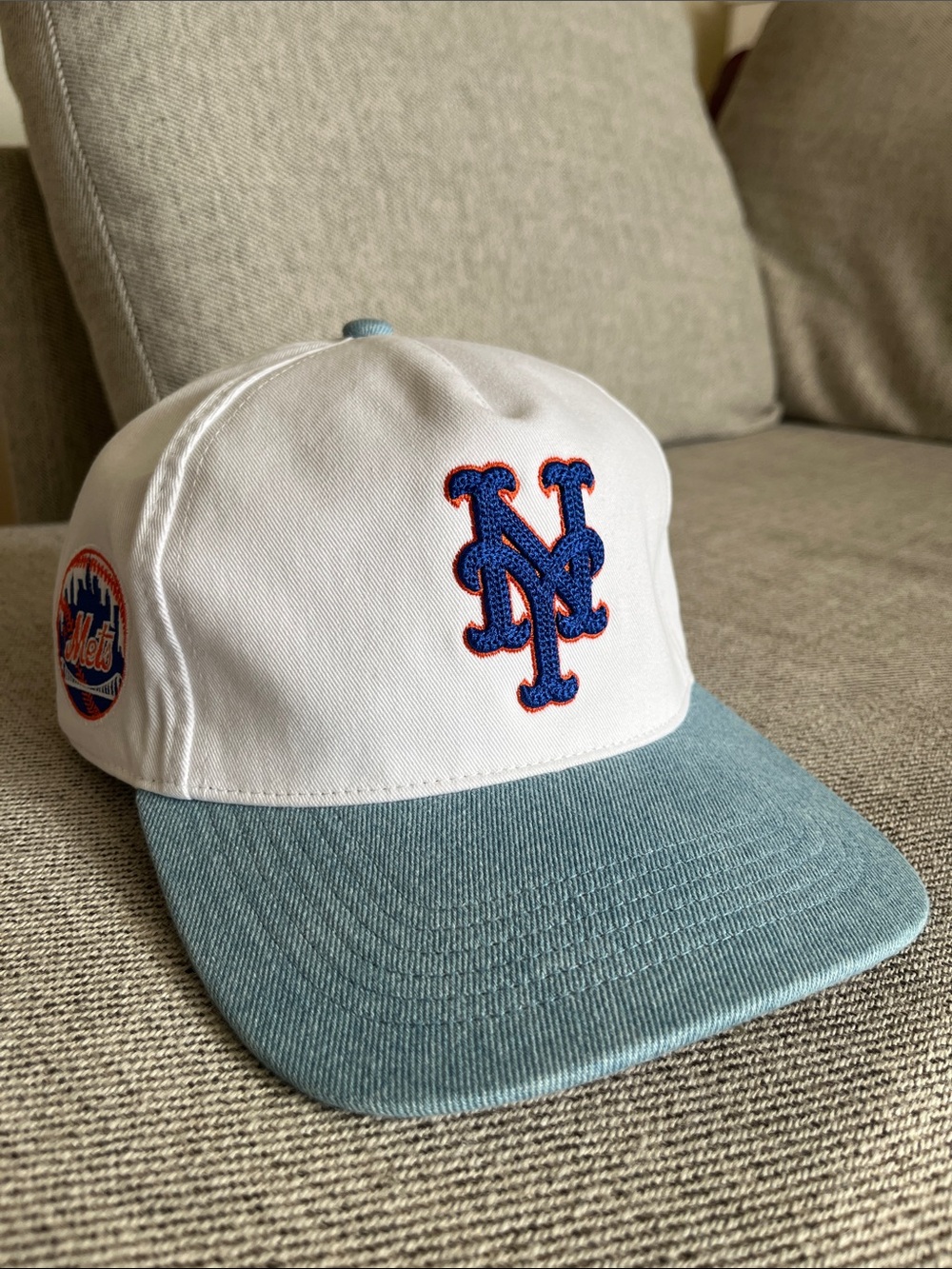 New York Mets ‘47 White & Light Blue Denim Baseball Cap (Abercrombie & Fitch)